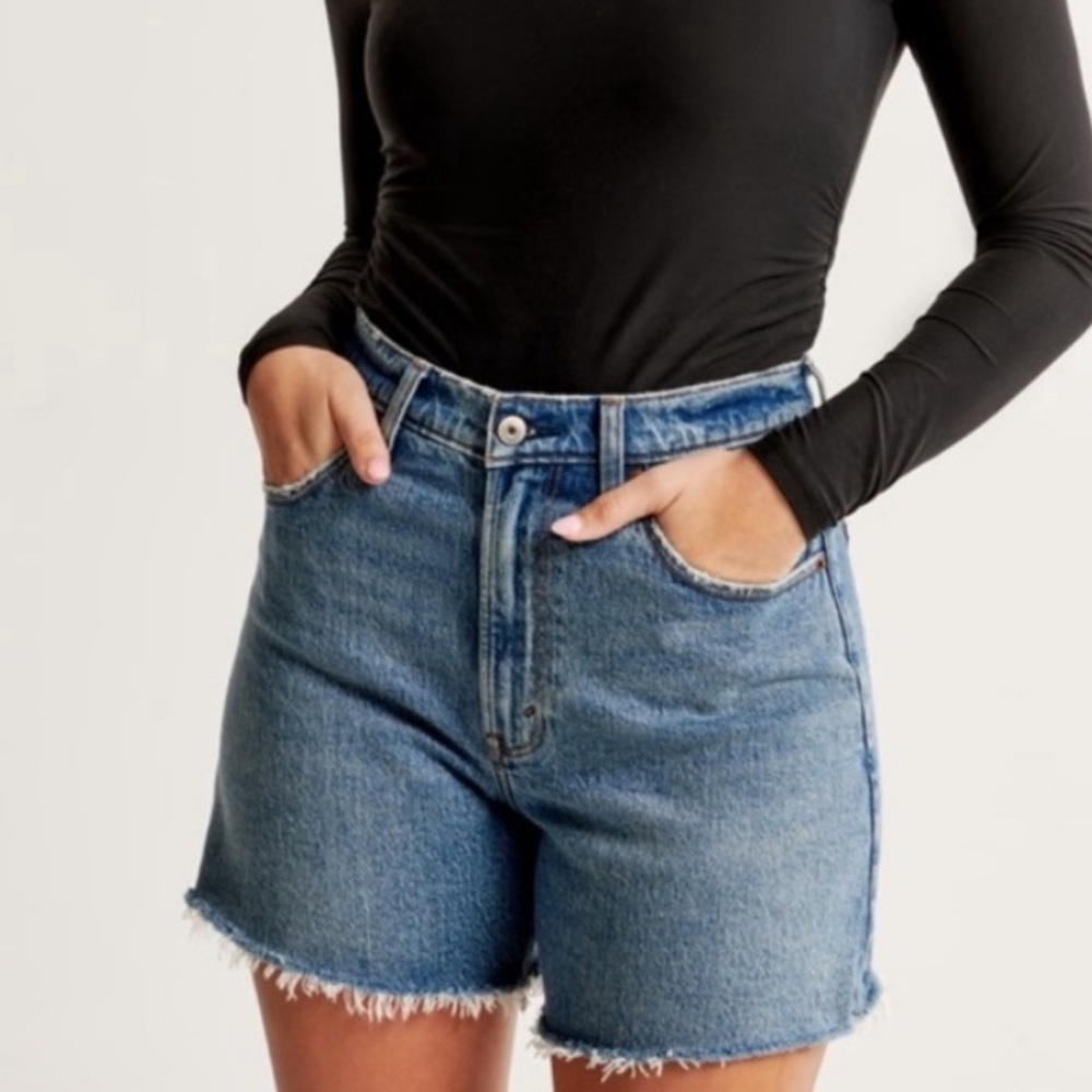Abercrombie The Dad Short High Rise